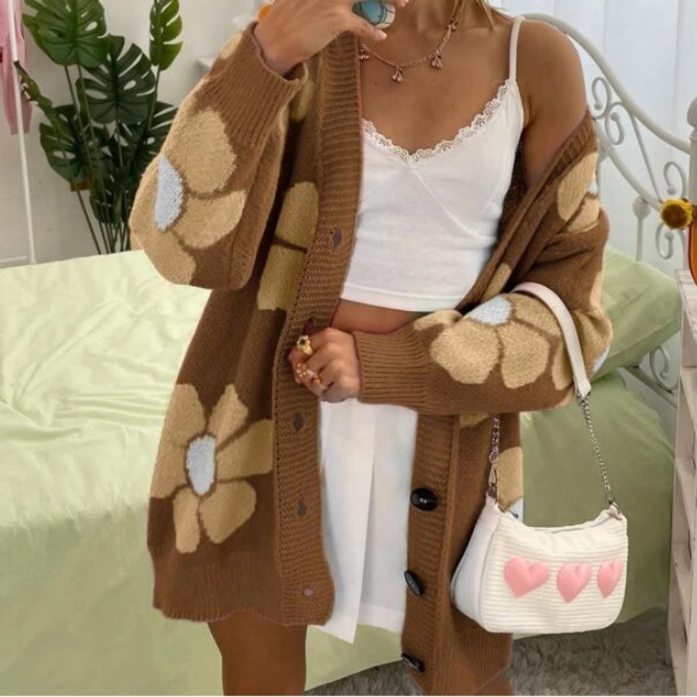 SHEIN BRAN CARDIGAN SWEATER FLOWER DESIGN OVERSIZED COZY CUTE SPRING FIT